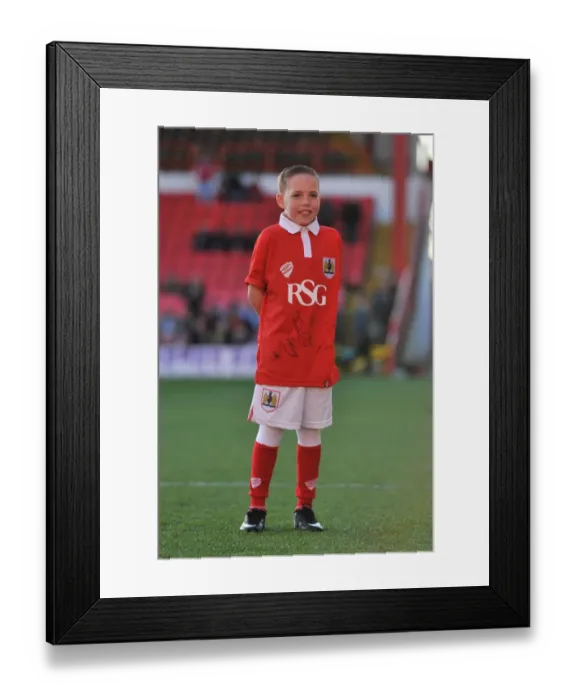 Framed Print : Rivalry Ignites: Bristol City vs Crawley Town in Sky Bet League One at Ashton Gate (December 13, 2014) Framed Print : Rivalry Ignites: Bristol City vs Crawley Town in Sky Bet League One at Ashton Gate (December 13, 2014)