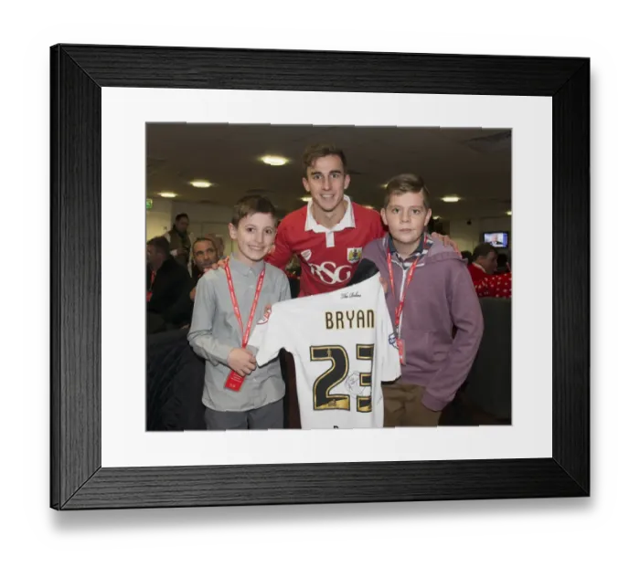 Framed Print : Bristol City's Joe Bryan in Action against Crawley Town at Ashton Gate, Sky Bet League One Framed Print : Bristol City's Joe Bryan in Action against Crawley Town at Ashton Gate, Sky Bet League One