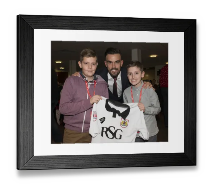 Framed Print : Bristol City vs Crawley Town: Marlon Pack in Action at Ashton Gate, Sky Bet League One Framed Print : Bristol City vs Crawley Town: Marlon Pack in Action at Ashton Gate, Sky Bet League One