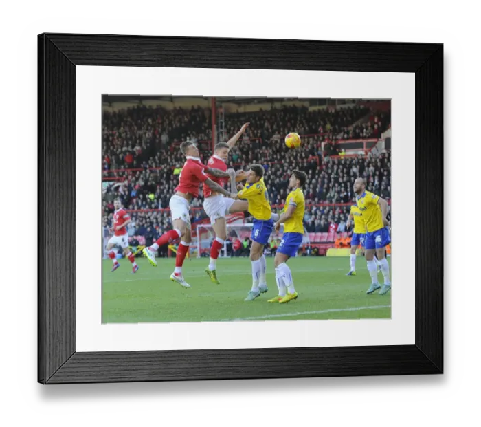 Framed Print : Aden Flint Heads Wide: Bristol City vs Crawley Town, 13 December 2014 Framed Print : Aden Flint Heads Wide: Bristol City vs Crawley Town, 13 December 2014