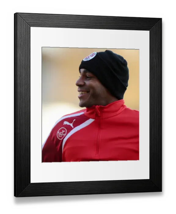 Framed Print : Former Favorite Marvin Elliott's Emotional Return: A Warm Welcome from Bristol City Fans (Bristol City v Crawley Town) Framed Print : Former Favorite Marvin Elliott's Emotional Return: A Warm Welcome from Bristol City Fans (Bristol City v Crawley Town)
