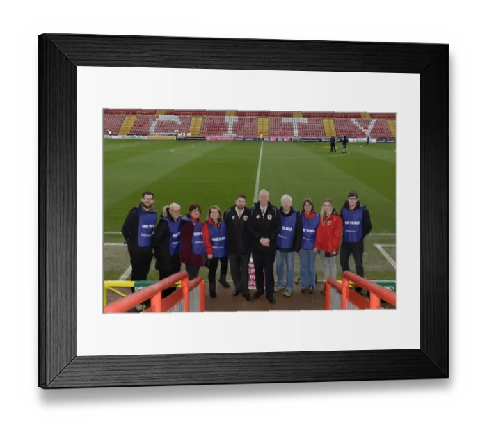 Framed Print : Bristol City vs. Yeovil Town: Clash in Sky Bet League One at Ashton Gate (December 2014) Framed Print : Bristol City vs. Yeovil Town: Clash in Sky Bet League One at Ashton Gate (December 2014)
