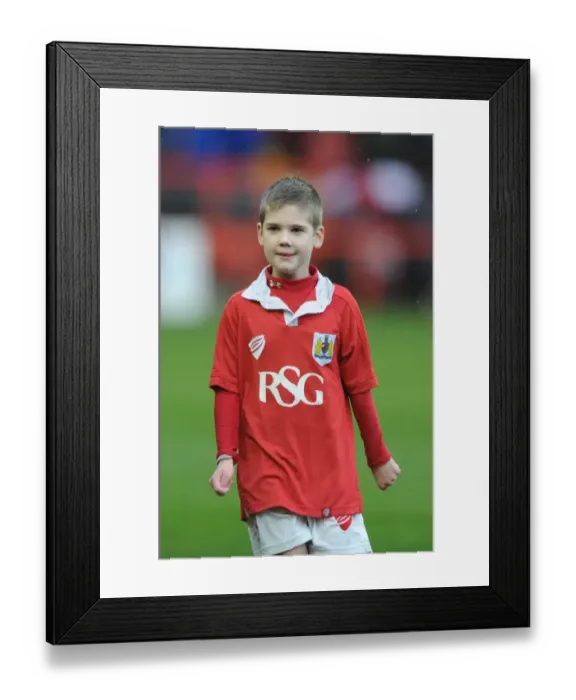 Framed Print : Bristol City vs Yeovil Town Football Match at Ashton Gate - December 2014 Framed Print : Bristol City vs Yeovil Town Football Match at Ashton Gate - December 2014
