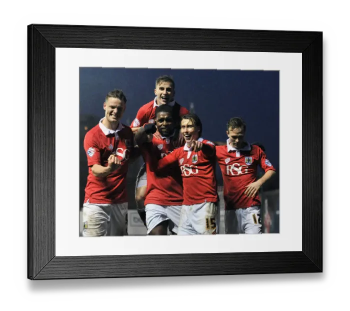 Framed Print : Bristol City: Thrilling Goal by Jay Emmanuel-Thomas vs. Yeovil Town - Team Celebration (December 2014)