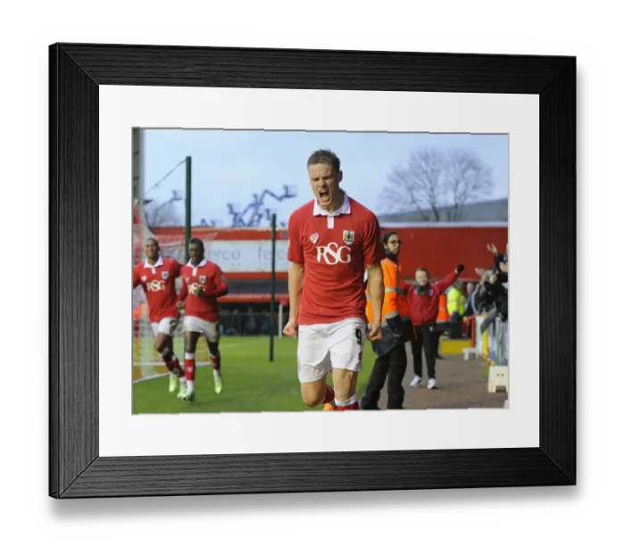 Framed Print : Bristol City's Matt Smith Erupts in Celebration After Scoring Against Yeovil Town in Sky Bet League One Framed Print : Bristol City's Matt Smith Erupts in Celebration After Scoring Against Yeovil Town in Sky Bet League One