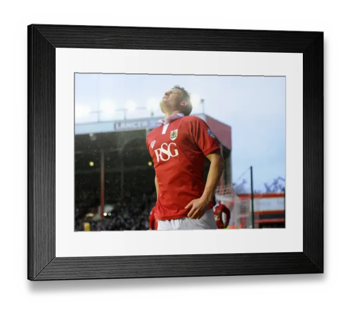 Framed Print : Bristol City's Matt Smith Euphorically Celebrates Goal Against Yeovil Town in Sky Bet League One at Ashton Gate Framed Print : Bristol City's Matt Smith Euphorically Celebrates Goal Against Yeovil Town in Sky Bet League One at Ashton Gate
