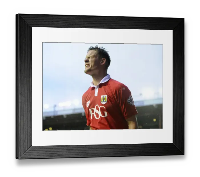 Framed Print : Bristol City's Matt Smith Celebrates Goal Against Yeovil Town, Sky Bet League One, Ashton Gate Framed Print : Bristol City's Matt Smith Celebrates Goal Against Yeovil Town, Sky Bet League One, Ashton Gate