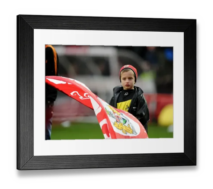 Framed Print : Football Rivalry: Bristol City vs Yeovil Town Clash at Ashton Gate - Sky Bet League One - December 26, 2014 Framed Print : Football Rivalry: Bristol City vs Yeovil Town Clash at Ashton Gate - Sky Bet League One - December 26, 2014