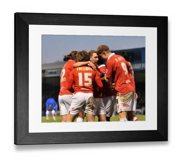 Framed Print : Bristol City Celebrate Scott Wagstaff's Goal Against Gillingham (December 2014)