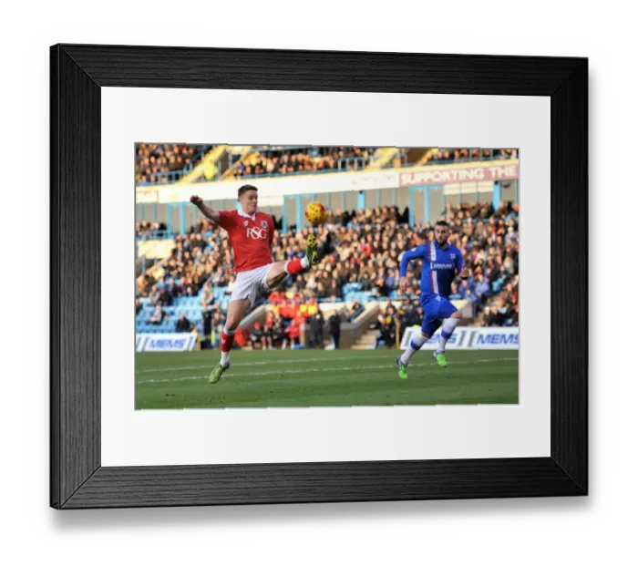 Framed Print : Bristol City's Matt Smith in Control: Priestfield Showdown, Sky Bet League One (Gillingham vs. Bristol City), December 2014 Framed Print : Bristol City's Matt Smith in Control: Priestfield Showdown, Sky Bet League One (Gillingham vs. Bristol City), December 2014
