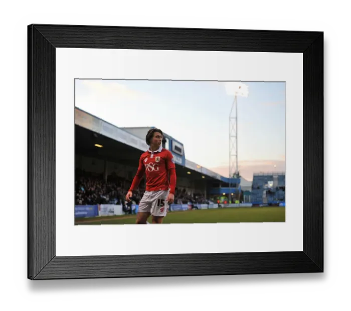 Framed Print : Bristol City's Luke Freeman in Action Against Gillingham at Priestfield Stadium, December 2014 Framed Print : Bristol City's Luke Freeman in Action Against Gillingham at Priestfield Stadium, December 2014
