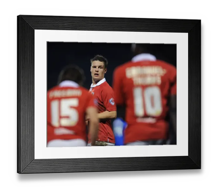 Framed Print : Bristol City's Matt Smith in Action during Johnstone's Paint Trophy Match at Gillingham's Priestfield Stadium (06 / 01 / 2015) Framed Print : Bristol City's Matt Smith in Action during Johnstone's Paint Trophy Match at Gillingham's Priestfield Stadium (06 / 01 / 2015)