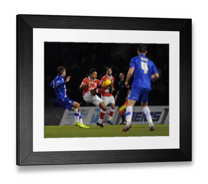 Framed Print : Korey Smith of Bristol City Under Pressure at Gillingham's Priestfield Stadium, Johnstone's Paint Trophy Area Final (Gillingham vs. Bristol City), January 6, 2015 Framed Print : Korey Smith of Bristol City Under Pressure at Gillingham's Priestfield Stadium, Johnstone's Paint Trophy Area Final (Gillingham vs. Bristol City), January 6, 2015