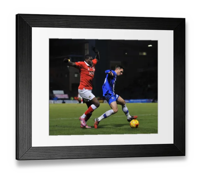 Framed Print : Bristol City's Jay Emmanuel-Thomas Closes In on Gillingham's Doug Loft during Johnstone's Paint Trophy Area Final at Priestfield Stadium, 06 / 01 / 2015 Framed Print : Bristol City's Jay Emmanuel-Thomas Closes In on Gillingham's Doug Loft during Johnstone's Paint Trophy Area Final at Priestfield Stadium, 06 / 01 / 2015
