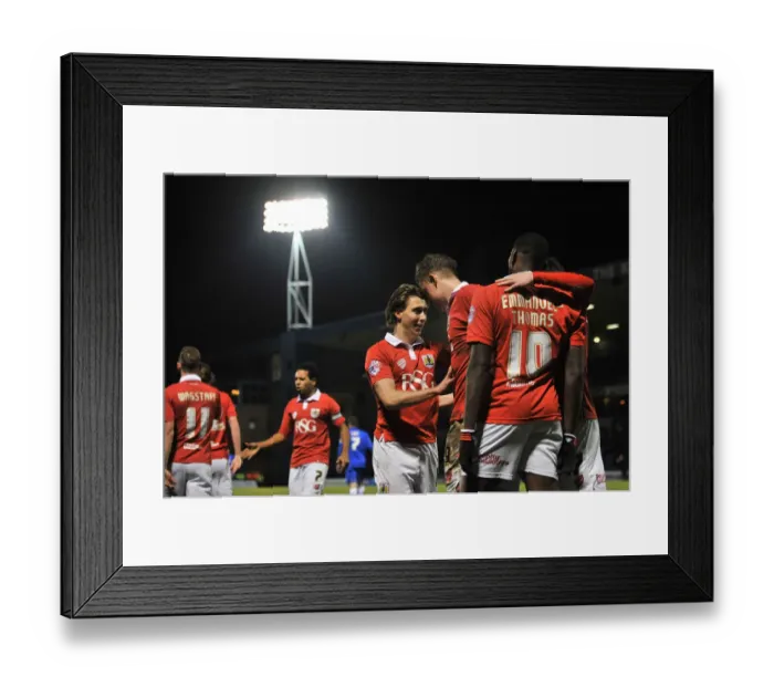Framed Print : Bristol City Celebrates Matt Smith's Goal in Johnstone's Paint Trophy Area Final at Gillingham's Priestfield Stadium (06.01.2015) Framed Print : Bristol City Celebrates Matt Smith's Goal in Johnstone's Paint Trophy Area Final at Gillingham's Priestfield Stadium (06.01.2015)