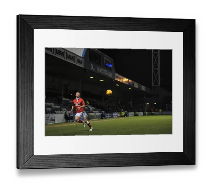 Framed Print : Bristol City's Scott Wagstaff in Action at Gillingham's Priestfield Stadium during the Johnstone's Paint Trophy Area Final, January 2015 Framed Print : Bristol City's Scott Wagstaff in Action at Gillingham's Priestfield Stadium during the Johnstone's Paint Trophy Area Final, January 2015