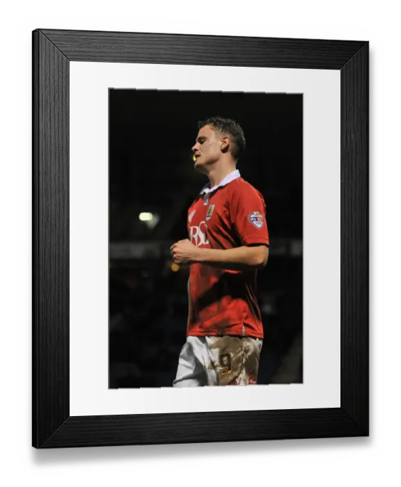 Framed Print : Bristol City's Matt Smith in Action Against Gillingham at Priestfield Stadium, Johnstone's Paint Trophy Area Final (06 / 01 / 2015)