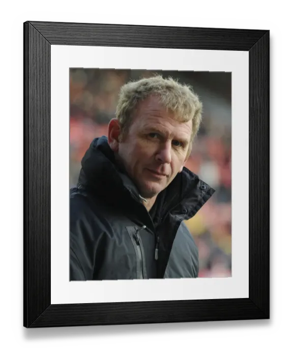 Framed Print : Intense Battle: Craig Richardson Fights for Victory in Bristol City vs Notts County, Sky Bet League One (January 2015) Framed Print : Intense Battle: Craig Richardson Fights for Victory in Bristol City vs Notts County, Sky Bet League One (January 2015)