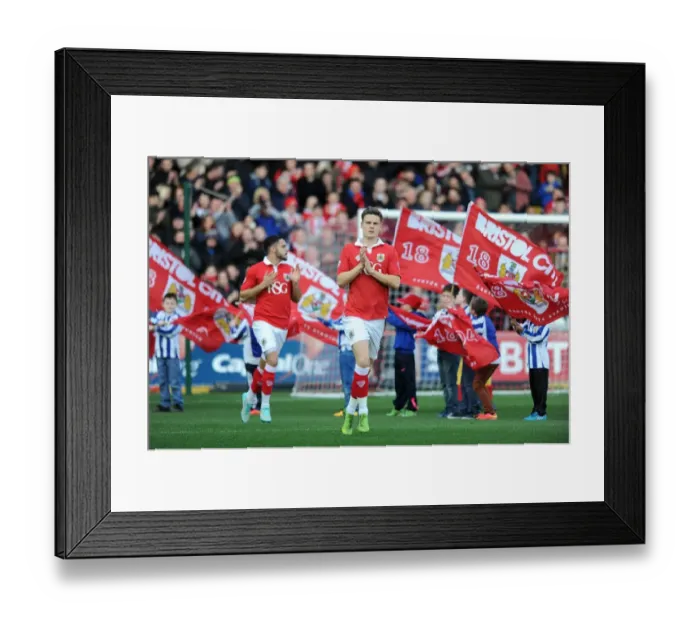 Framed Print : Bristol City vs Notts County: Matt Smith in Action at Ashton Gate, Sky Bet League One