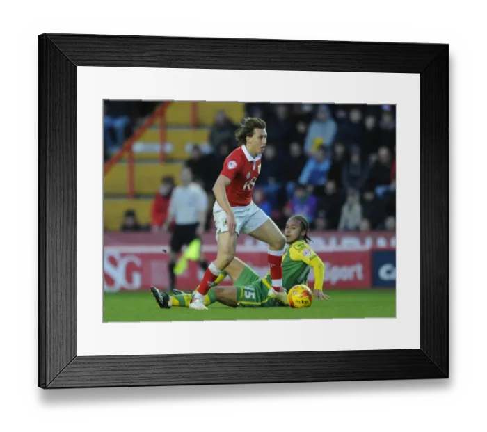Framed Print : Bristol City's Luke Freeman Outmaneuvers Notts County's Curtis Thompson during Sky Bet League One Clash at Ashton Gate Framed Print : Bristol City's Luke Freeman Outmaneuvers Notts County's Curtis Thompson during Sky Bet League One Clash at Ashton Gate