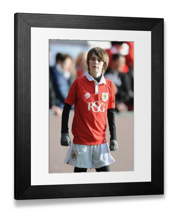 Framed Print : Battle at Ashton Gate: FA Cup Fourth Round Showdown - Bristol City vs. West Ham United Framed Print : Battle at Ashton Gate: FA Cup Fourth Round Showdown - Bristol City vs. West Ham United