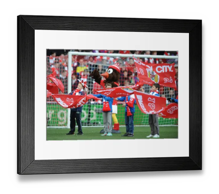 Framed Print : Bristol City Welcomes West Ham United with a Guard of Honor at Ashton Gate - FA Cup Fourth Round