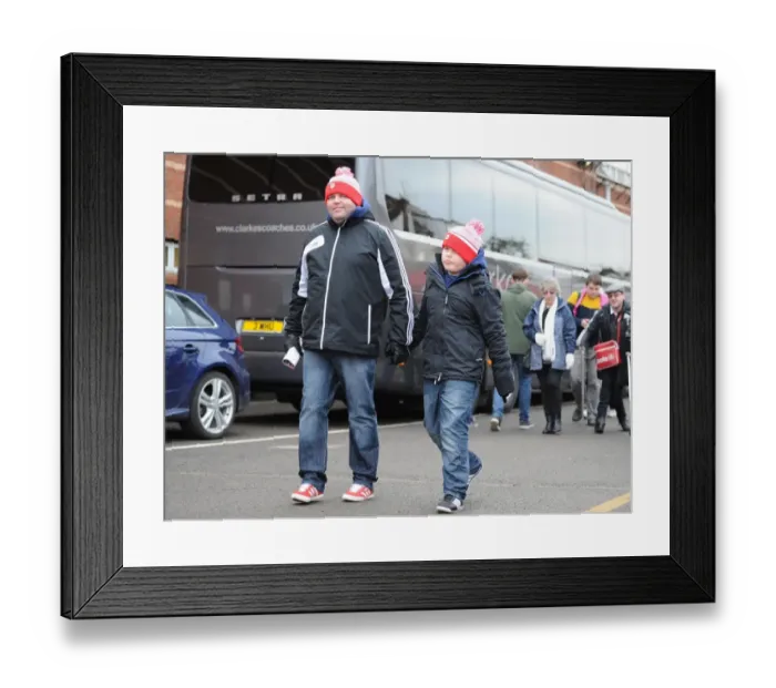 Framed Print : Thousands of Passionate Bristol City Fans Gather at Ashton Gate for FA Cup Match against West Ham United, January 2015