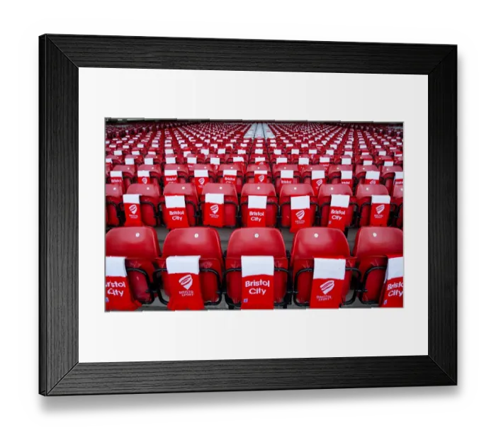 Framed Print : 12, 000 Scarves Distributed: Bristol City's FA Cup Fourth Round Showdown with West Ham United (Joe Meredith / JMP-25 / 01 / 2015)