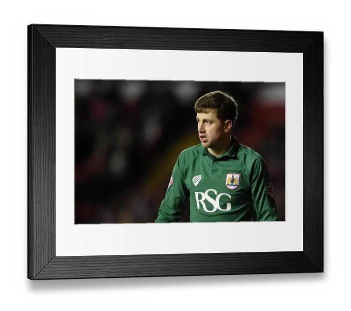 Framed Print : Bristol City's Frank Fielding in Action: Johnstones Paint Trophy Clash Against Gillingham (January 2015) Framed Print : Bristol City's Frank Fielding in Action: Johnstones Paint Trophy Clash Against Gillingham (January 2015)