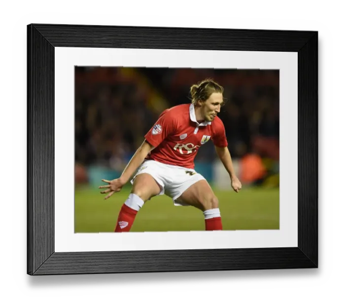 Framed Print : Johnstones Paint Trophy Showdown: Luke Ayling's Unforgettable Performance - Bristol City vs Gillingham (29 January 2015)