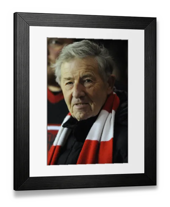 Framed Print : Bristol City vs Gillingham: Johnstone's Paint Trophy Clash at Ashton Gate Framed Print : Bristol City vs Gillingham: Johnstone's Paint Trophy Clash at Ashton Gate