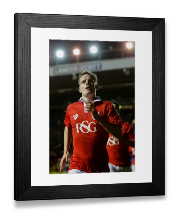 Framed Print : Bristol City's Matt Smith Scores the Opener: 1-0 vs. Gillingham in Johnstones Paint Trophy Final Leg (January 2015)