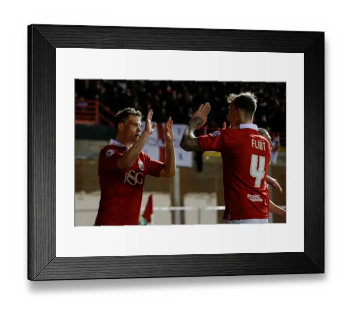 Framed Print : Bristol City's Matt Smith Scores the Opener in Johnstones Paint Trophy Final Second Leg against Gillingham Framed Print : Bristol City's Matt Smith Scores the Opener in Johnstones Paint Trophy Final Second Leg against Gillingham