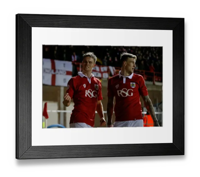 Framed Print : Matt Smith Scores the Opener: Bristol City Takes the Lead in Johnstones Paint Trophy Final Against Gillingham