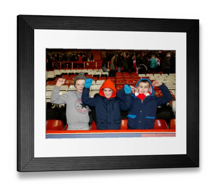 Framed Print : Bristol City Advance to Wembley: Thrilling 1-1 Draw against Gillingham (5-3 Aggregate) Framed Print : Bristol City Advance to Wembley: Thrilling 1-1 Draw against Gillingham (5-3 Aggregate)
