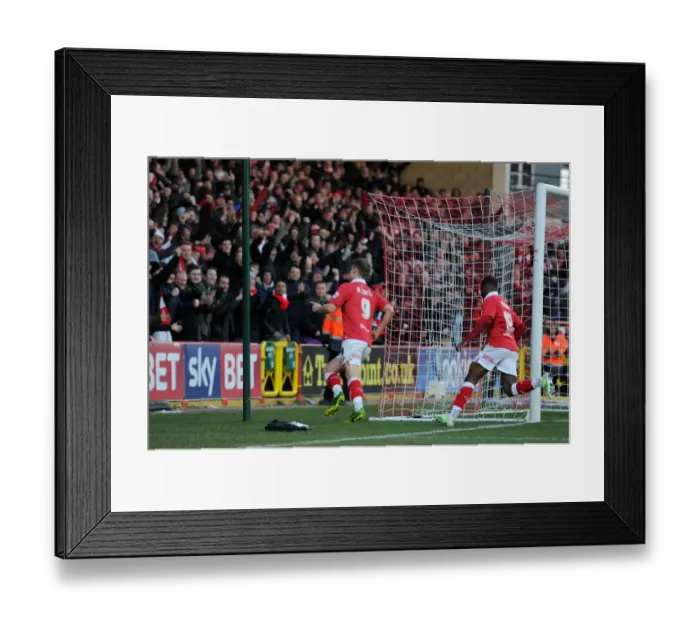 Framed Print : Bristol City's Matt Smith Scores Dramatic Goal in Front of Home Fans vs Fleetwood Town, Sky Bet League One (January 2015) Framed Print : Bristol City's Matt Smith Scores Dramatic Goal in Front of Home Fans vs Fleetwood Town, Sky Bet League One (January 2015)