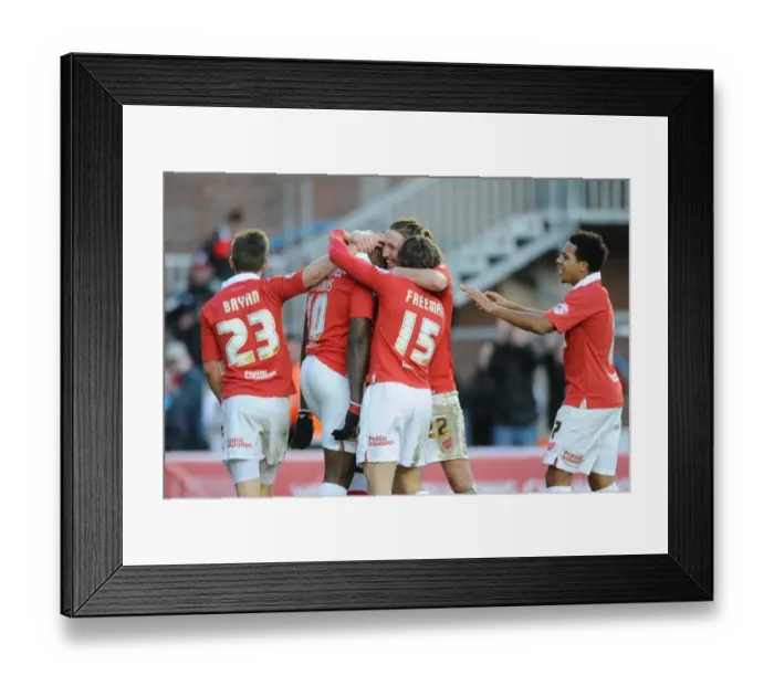 Framed Print : Bristol City's Jay Emmanuel-Thomas: Thrilling Goal Celebration vs Fleetwood Town, Sky Bet League One