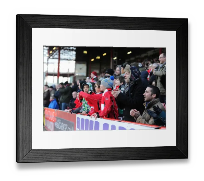 Framed Print : Bristol City Celebrate Matt Smith's Goal Against Fleetwood Town, Sky Bet League One, Ashton Gate, 01 / 02 / 2015