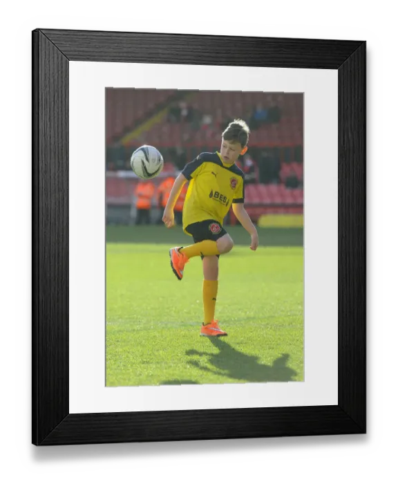Framed Print : Football Rivalry: Bristol City vs Fleetwood Town Clash at Ashton Gate, Sky Bet League One
