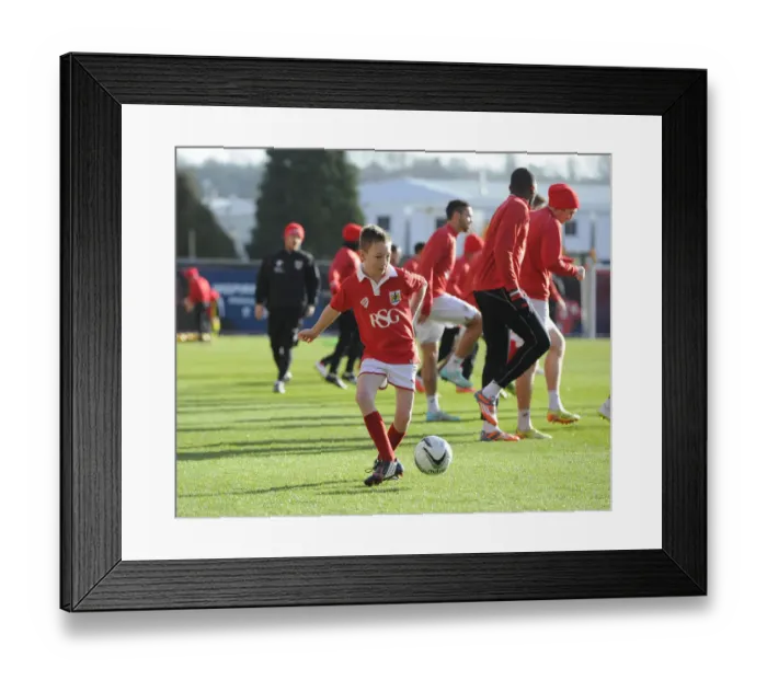 Framed Print : Rivalry Unleashed: Bristol City vs Fleetwood Town Football Clash at Ashton Gate (01 / 02 / 2015)
