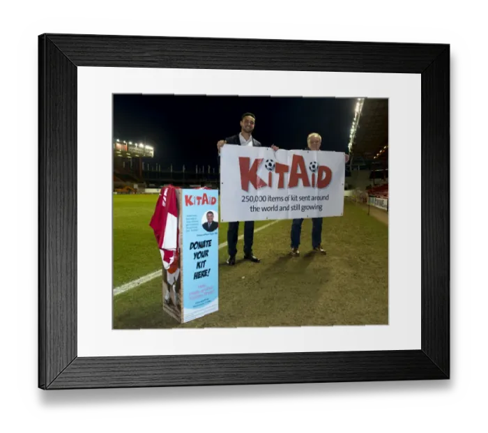 Framed Print : Bristol City's Derrick Williams and Derek Williams of Kit Aid During Match vs Fleetwood Town, January 2015 Framed Print : Bristol City's Derrick Williams and Derek Williams of Kit Aid During Match vs Fleetwood Town, January 2015
