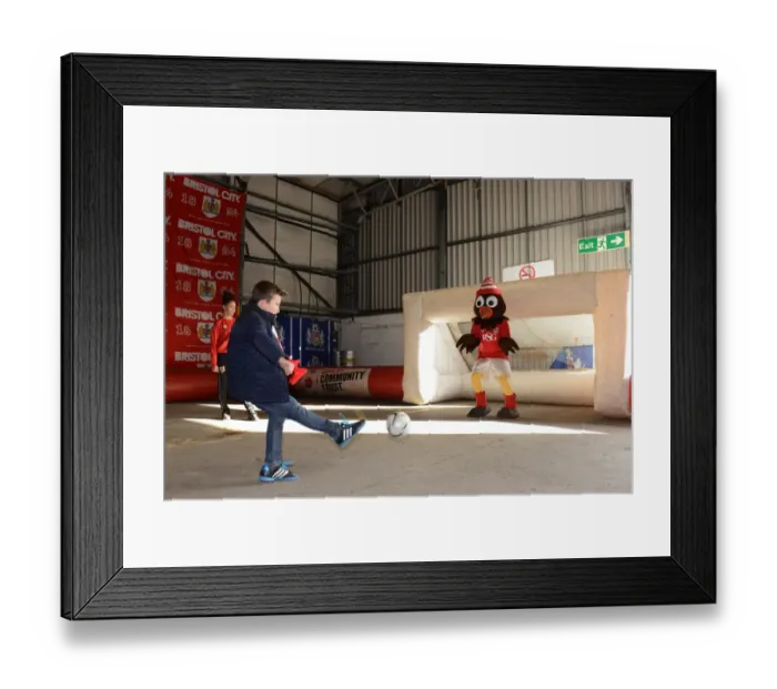 Framed Print : Bristol City vs Fleetwood Town: Sky Bet League One Clash at Ashton Gate (January 2015)