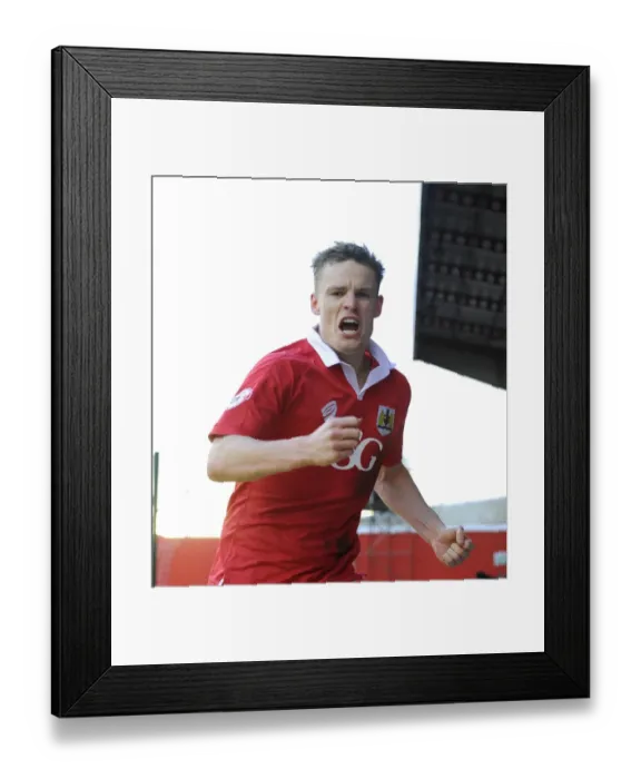 Framed Print : Bristol City's Matt Smith Scores Thrilling Goal Against Fleetwood Town, Ashton Gate, January 2015 Framed Print : Bristol City's Matt Smith Scores Thrilling Goal Against Fleetwood Town, Ashton Gate, January 2015