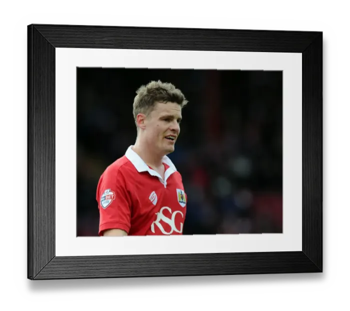 Framed Print : Bristol City vs Fleetwood Town: Matt Smith in Action at Ashton Gate, January 2015