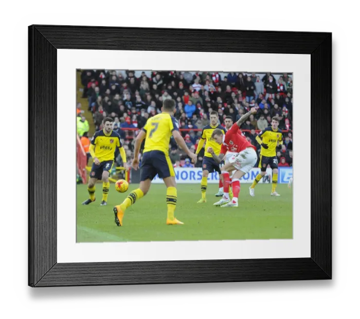 Framed Print : Aden Flint's Dramatic Miss: Narrowly Wide for Bristol City vs. Fleetwood Town (Sky Bet League One, Ashton Gate, 01 / 02 / 2015)