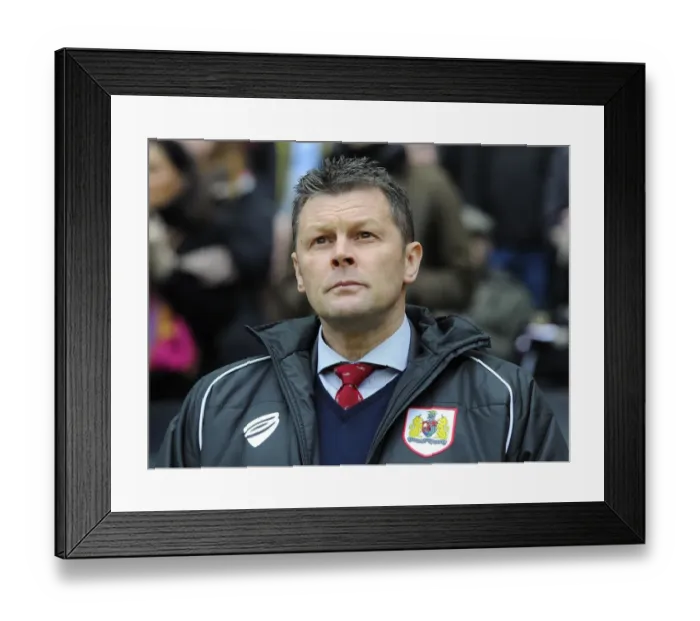 Framed Print : Steve Cotterill Leads Bristol City in Sky Bet League One Clash at MK Dons (07.02.2015) Framed Print : Steve Cotterill Leads Bristol City in Sky Bet League One Clash at MK Dons (07.02.2015)