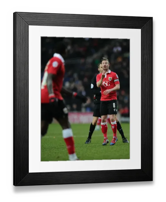 Framed Print : Wade Elliott and Jay Emmanuel-Thomas in Deep Conversation: MK Dons vs. Bristol City, Sky Bet League One, 7th February 2015 Framed Print : Wade Elliott and Jay Emmanuel-Thomas in Deep Conversation: MK Dons vs. Bristol City, Sky Bet League One, 7th February 2015