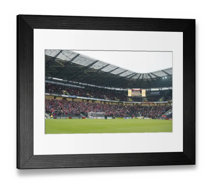 Framed Print : Over 5000 Bristol City fans wave scarves in the away end - Photo mandatory by-line Framed Print : Over 5000 Bristol City fans wave scarves in the away end - Photo mandatory by-line