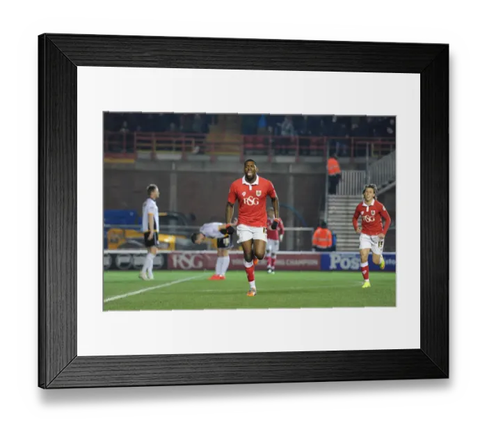 Framed Print : Bristol City's Jay Emmanuel-Thomas Scores Dramatic Goal Against Port Vale in Sky Bet League One
