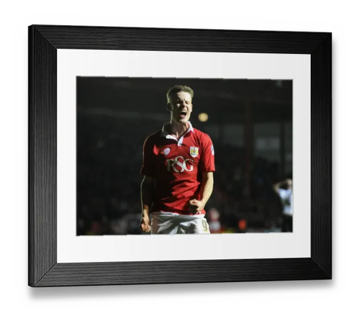 Framed Print : Thrilling Moment: Matt Smith's Goal Celebration, Sky Bet League One, 2015 (Bristol City vs Port Vale)